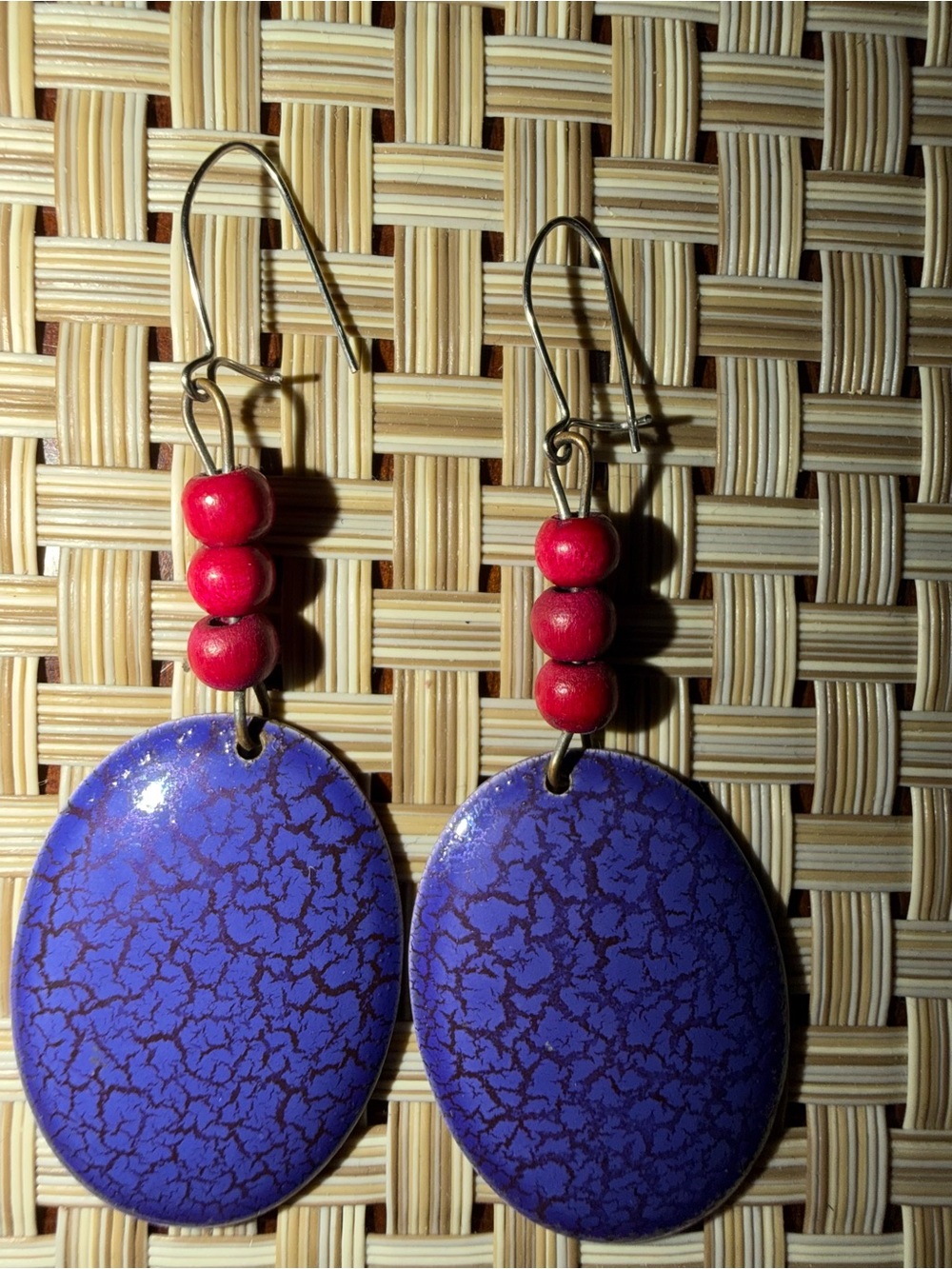 Vintage 1980s Purple Crackle Enamel & Pink Beaded Dangle Earrings